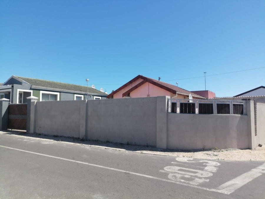  Bedroom Property for Sale in Llitha Park Western Cape